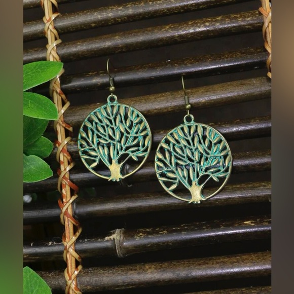 Tree of life necklace and earrings - Picture 7 of 10